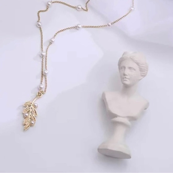 “Pretty Pearl Fern Leaf” Gold Wavy Textured Pearl Bead Chic Nature Boho Necklace - Picture 2 of 9